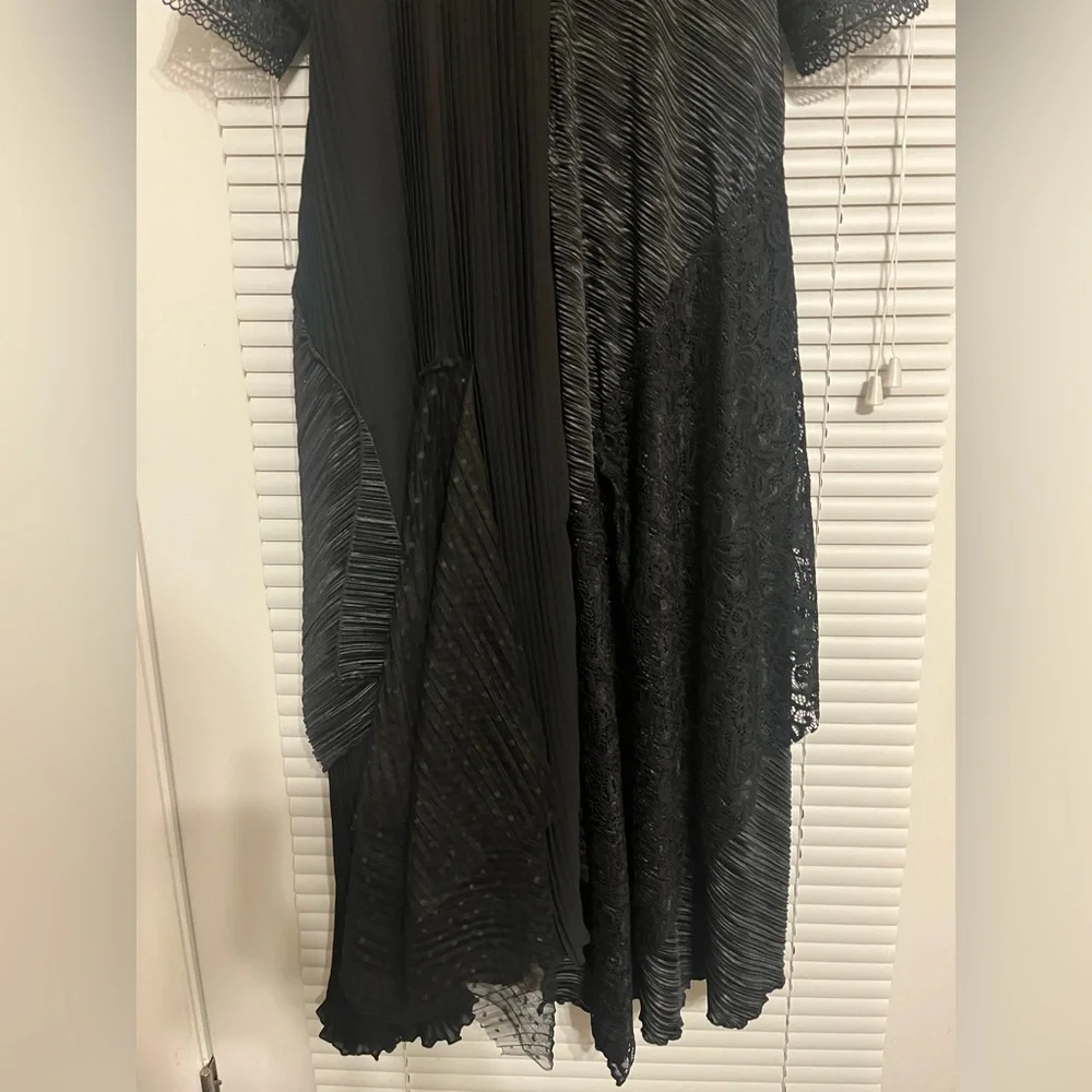 🖤Black Dress🖤 - Picture 3 of 4